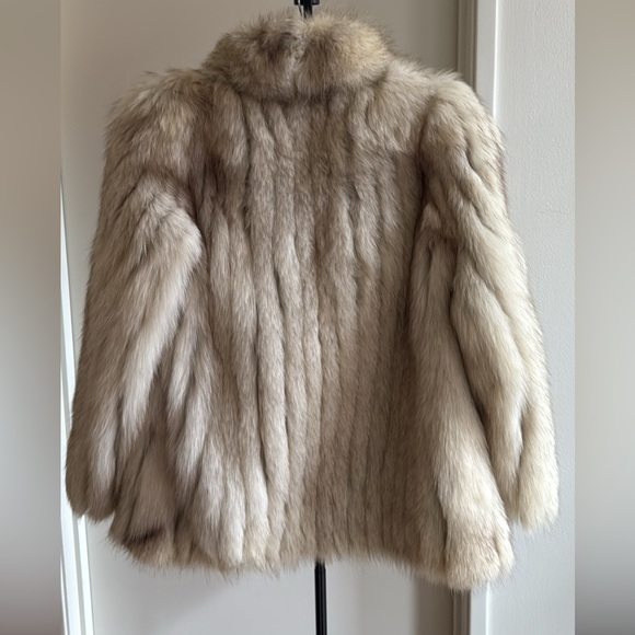 White/Cream Vintage Saga Fox Fur Jacket - Picture 3 of 10